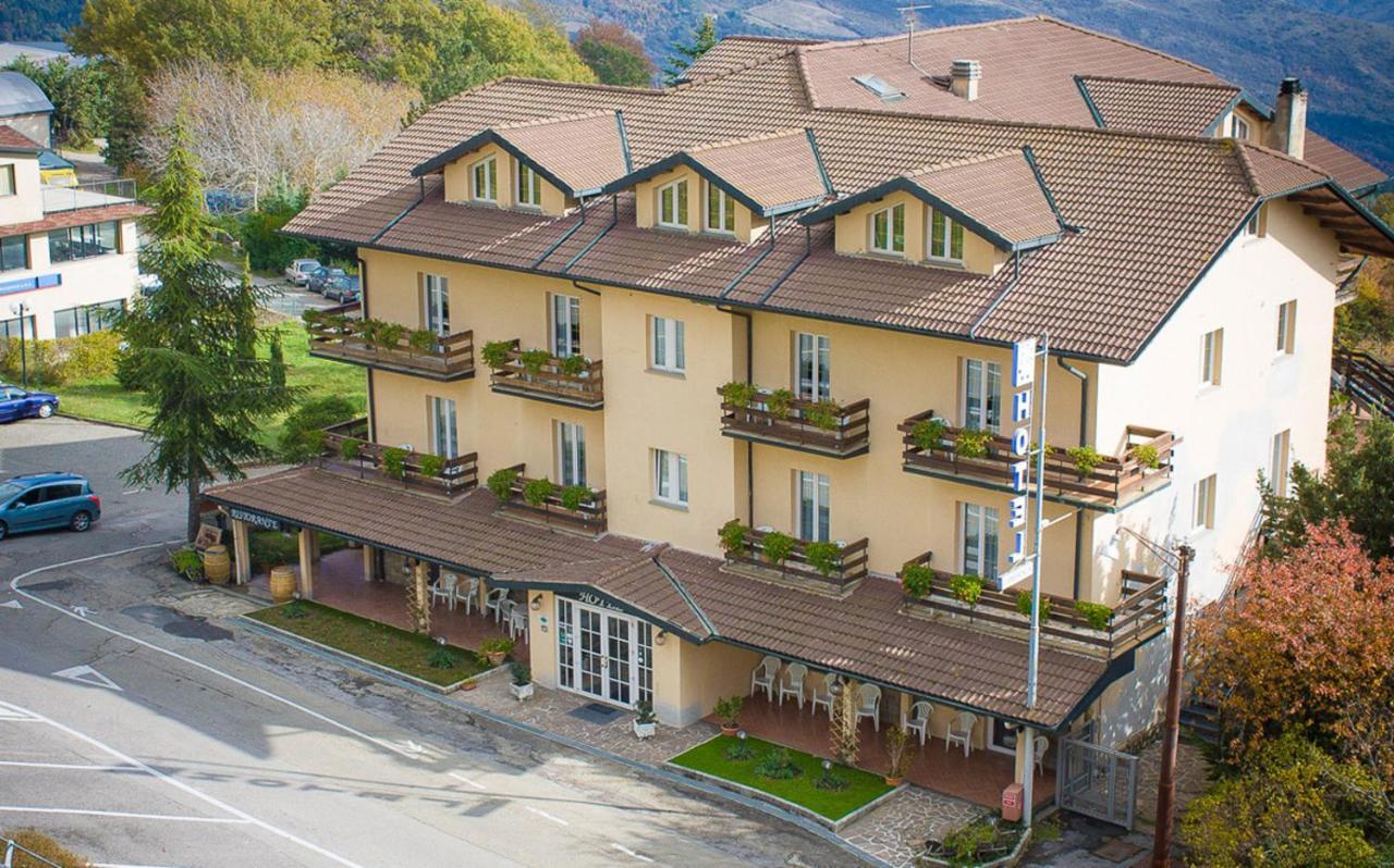Hotel Gambrinus 아바디아산살바토레 외부 사진