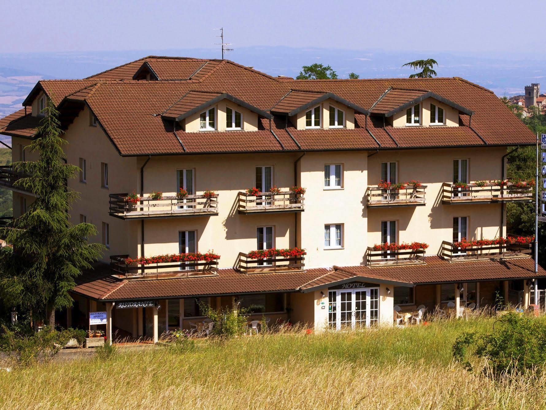 Hotel Gambrinus 아바디아산살바토레 외부 사진